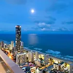 5 Bedroom Executive Sub Penthouse In The Heart Of Surfers With Full Ocean Views - Sleeps 12 - Circle On Cavill Amazing!!