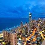 5 Bedroom Executive Sub Penthouse In The Heart Of Surfers With Full Ocean Views - Sleeps 12 - Circle On Cavill Amazing!!