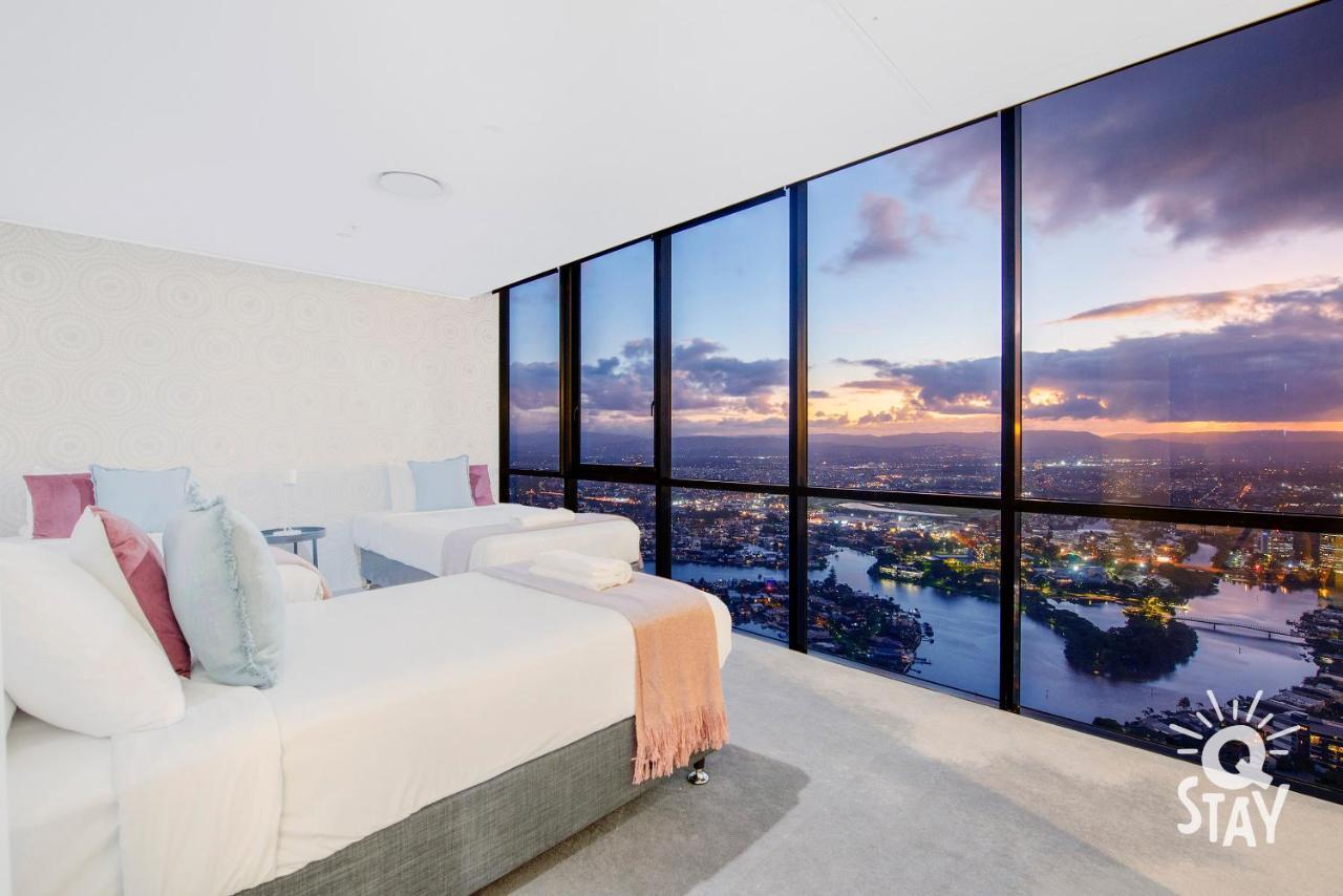 Ocean View Executive Penthouse At Circle On Cavill *