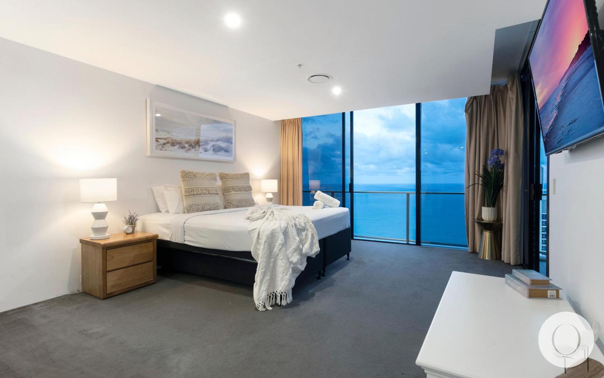 Ocean View Executive Penthouse At Circle On Cavill Apartment
